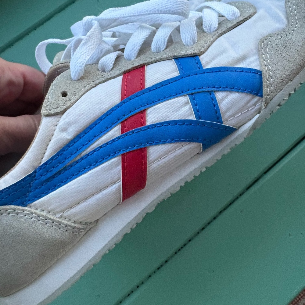 Size 6 .5 Women's Onitsuka Tiger Serrano Sneakers D109L White/Blue - Picture 3 of 7